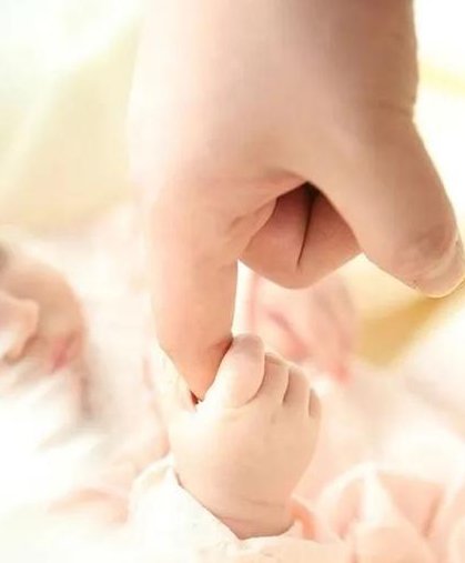 2026年武汉三代试管婴儿服务费用仅需10万，属实吗？